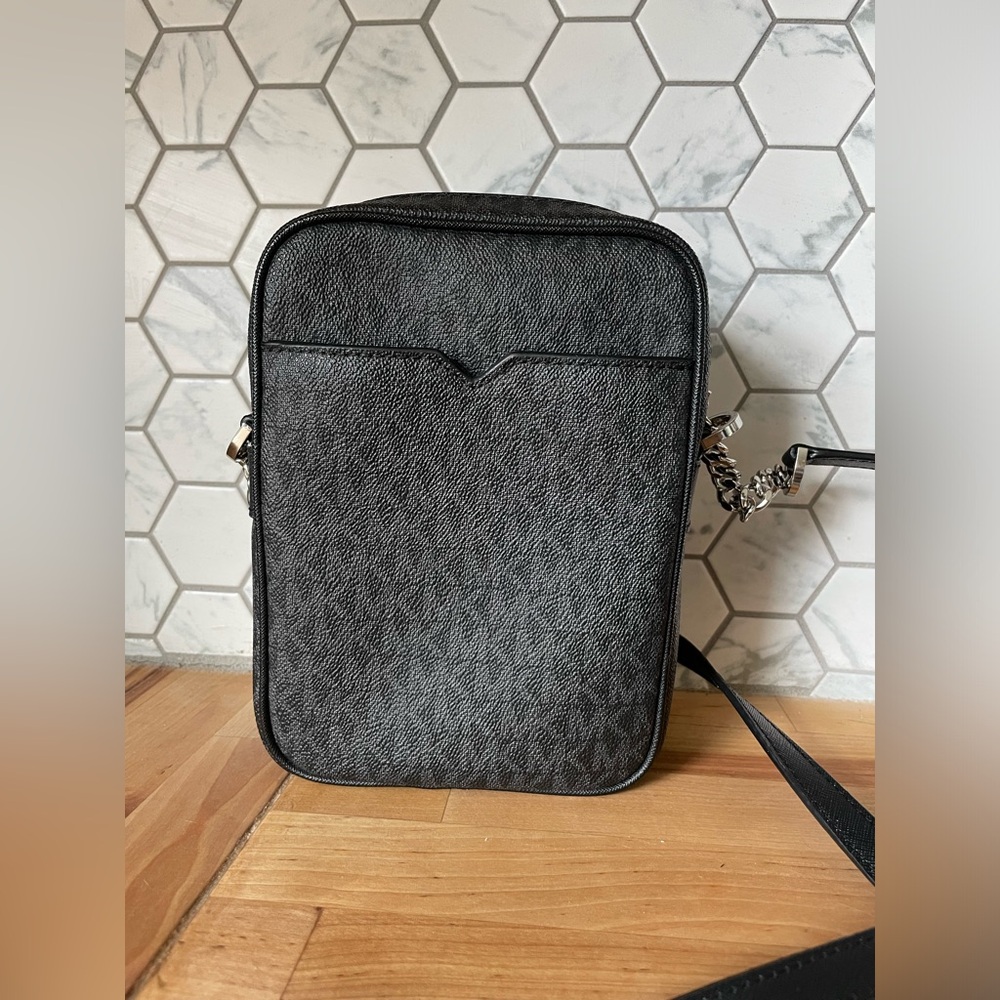 Black Pebble Leather Michael Kors Purse - Picture 8 of 11